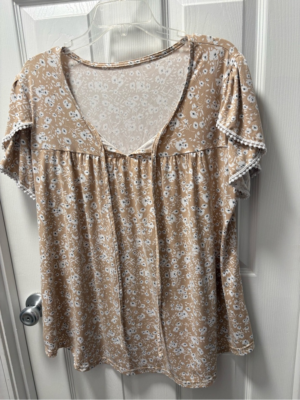 Women's Beige Floral V-Neck Tunic with Flutter Sleeves